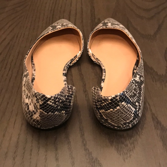 ⭐️ 2/$20 A.N.D eawy Snake Skin Flats Size 8 - Picture 4 of 5